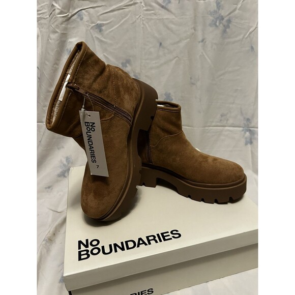 No Boundaries Womens Cozy Lug Sole Ankle Boots Brown Size 7 Fur Lined - Picture 6 of 7